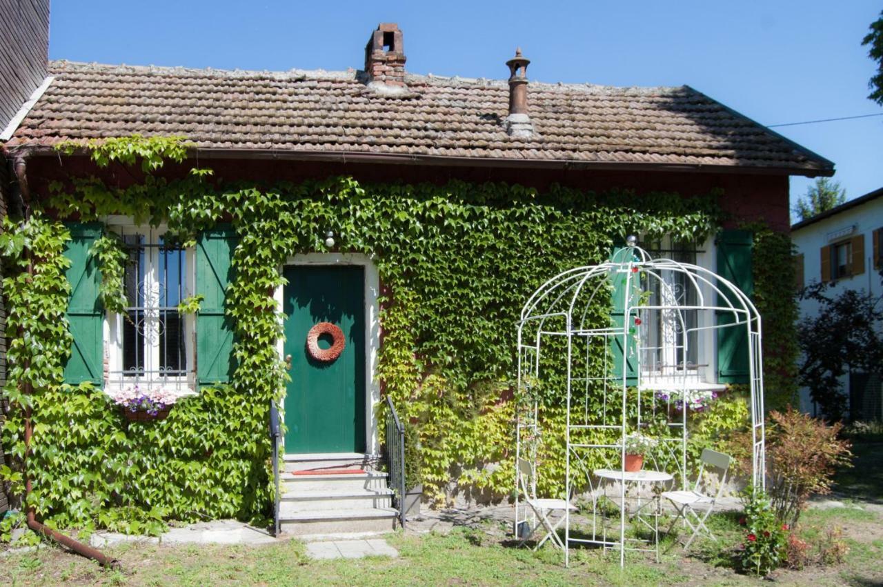 Il Cottage Виджевано Экстерьер фото